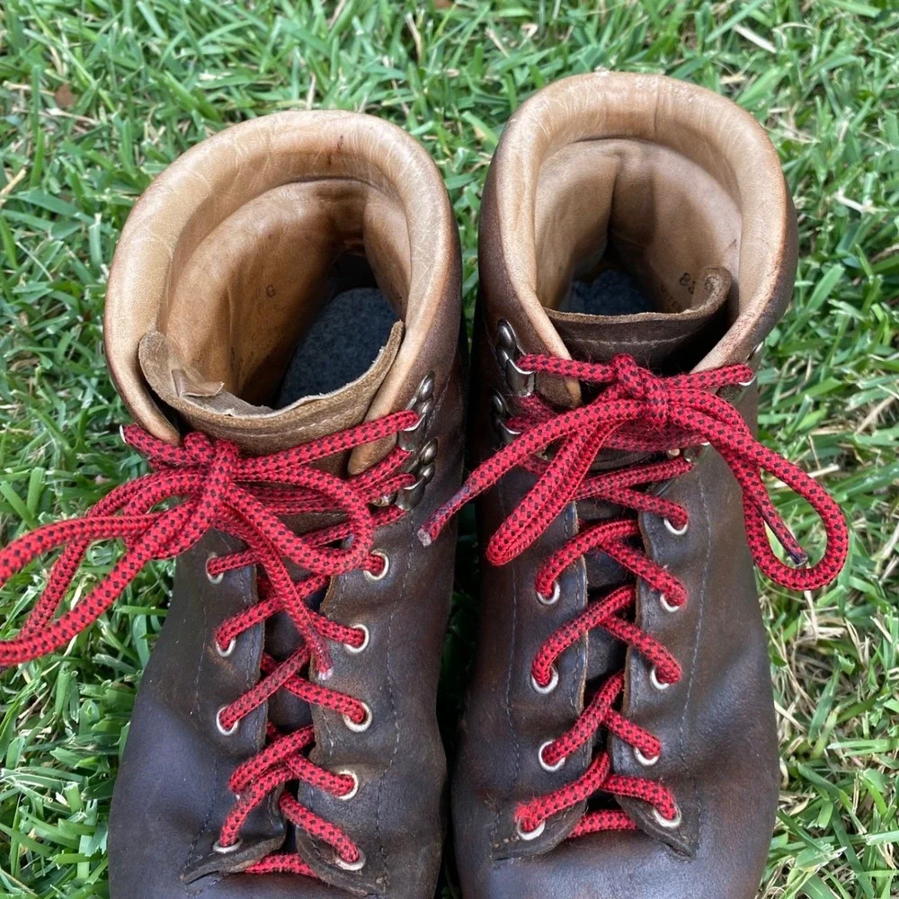 Vasque Vintage Brown Leather Hiking Boots Mens 8.5 Red Laces 7515 Lug Sole